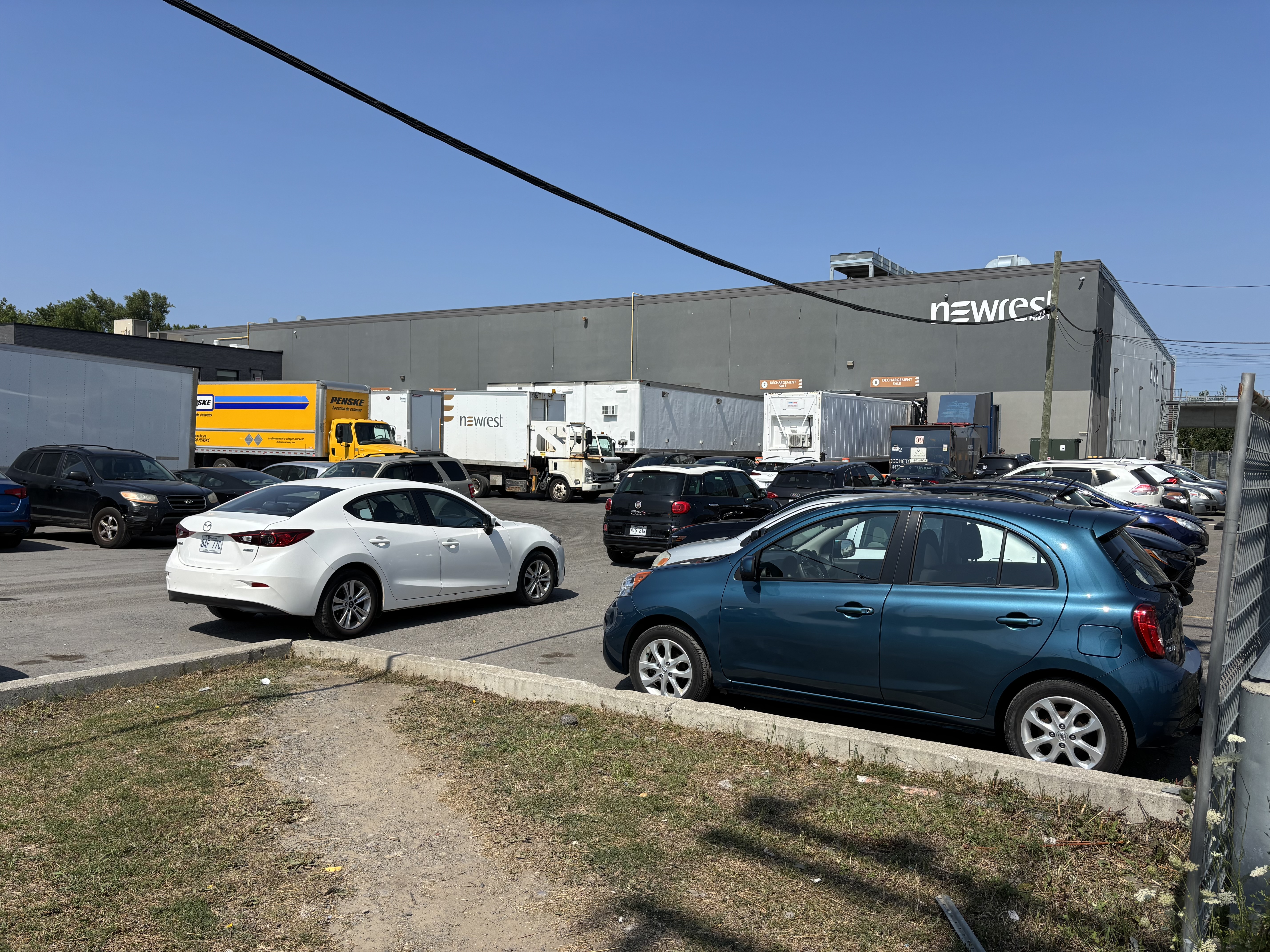 Newcrest, 1375 boul Hymus, Dorval Newcrest premises, on Boulevard Hymus, in Dorval